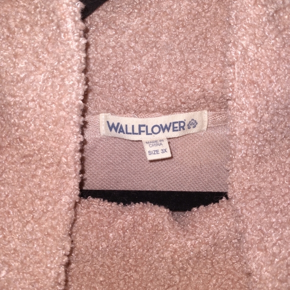 Wildflower Plus Rose Fuzzy Pullover 3X - Picture 3 of 4